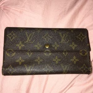 🚨AUTHENTIC🚨 Louis Vuitton long wallet